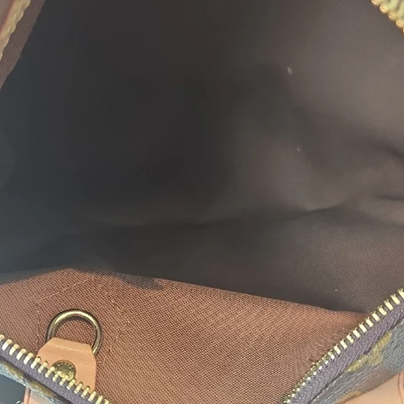 Louis Vuitton Speedy 25 with keys, box & dust bag.  Excellent Condition! - Picture 10 of 16